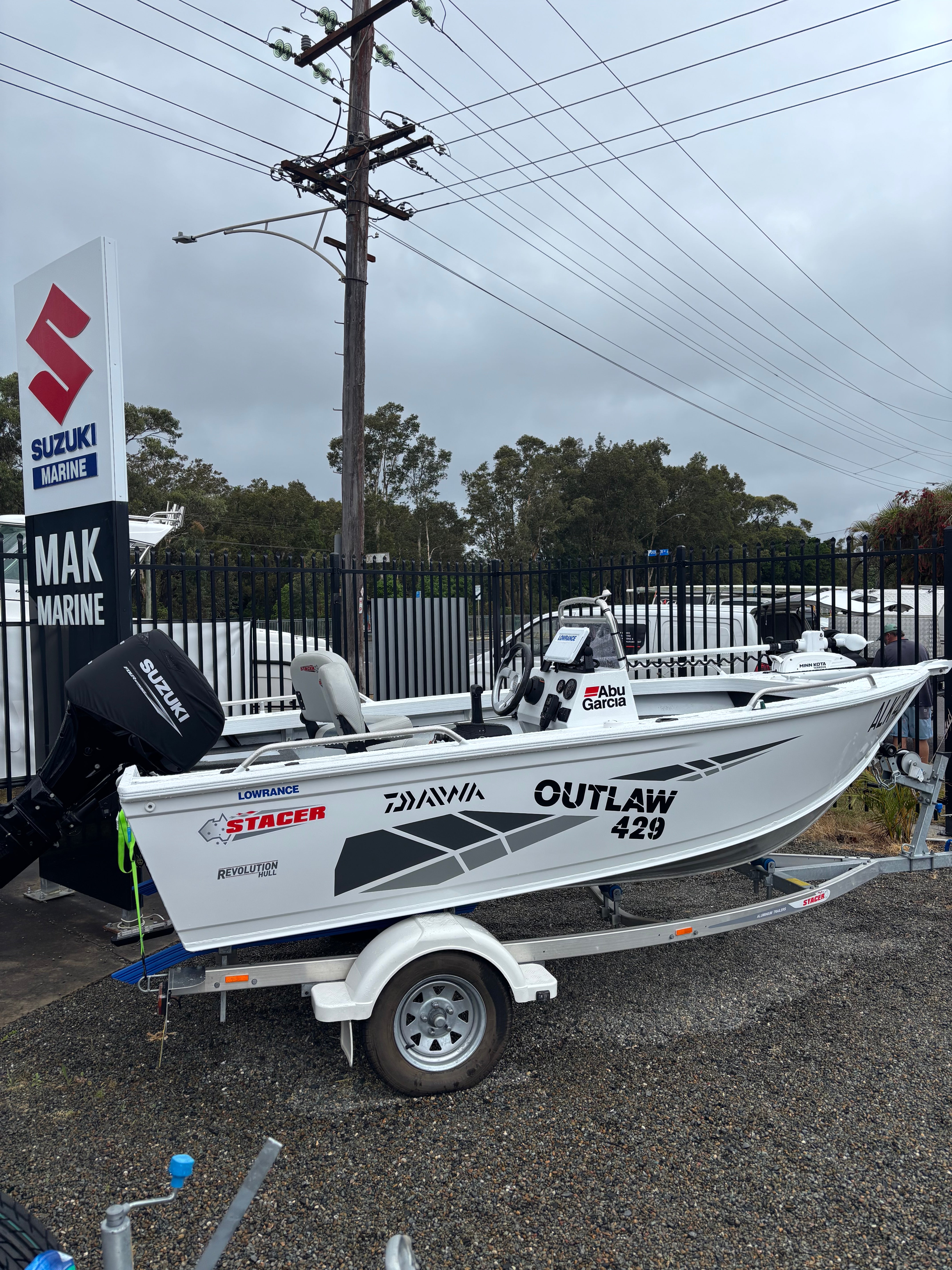 Stacer 429 Outlaw Side Console (2022 Model)