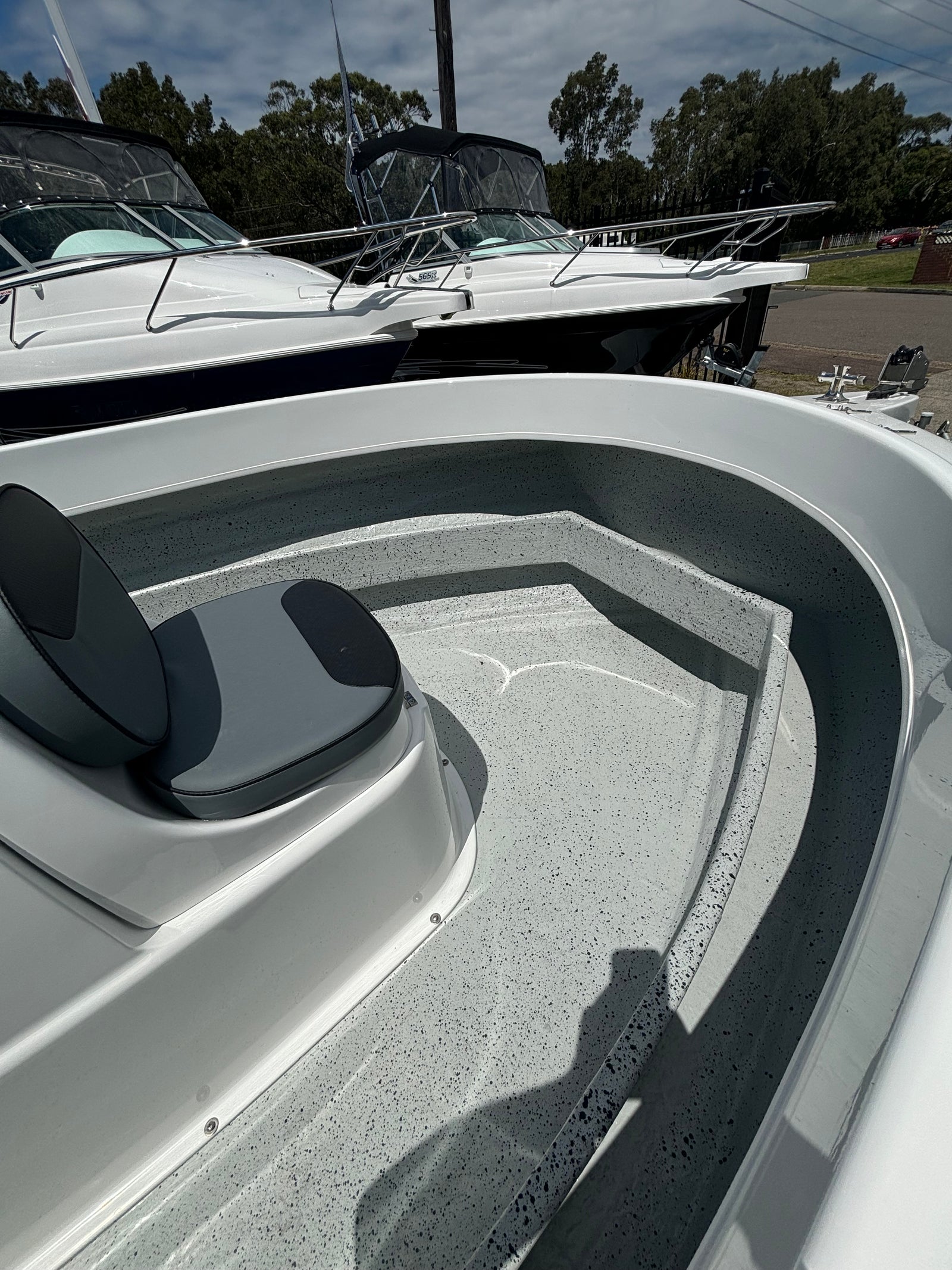 Haines Hunter 525 Prowler ( Centre Console )