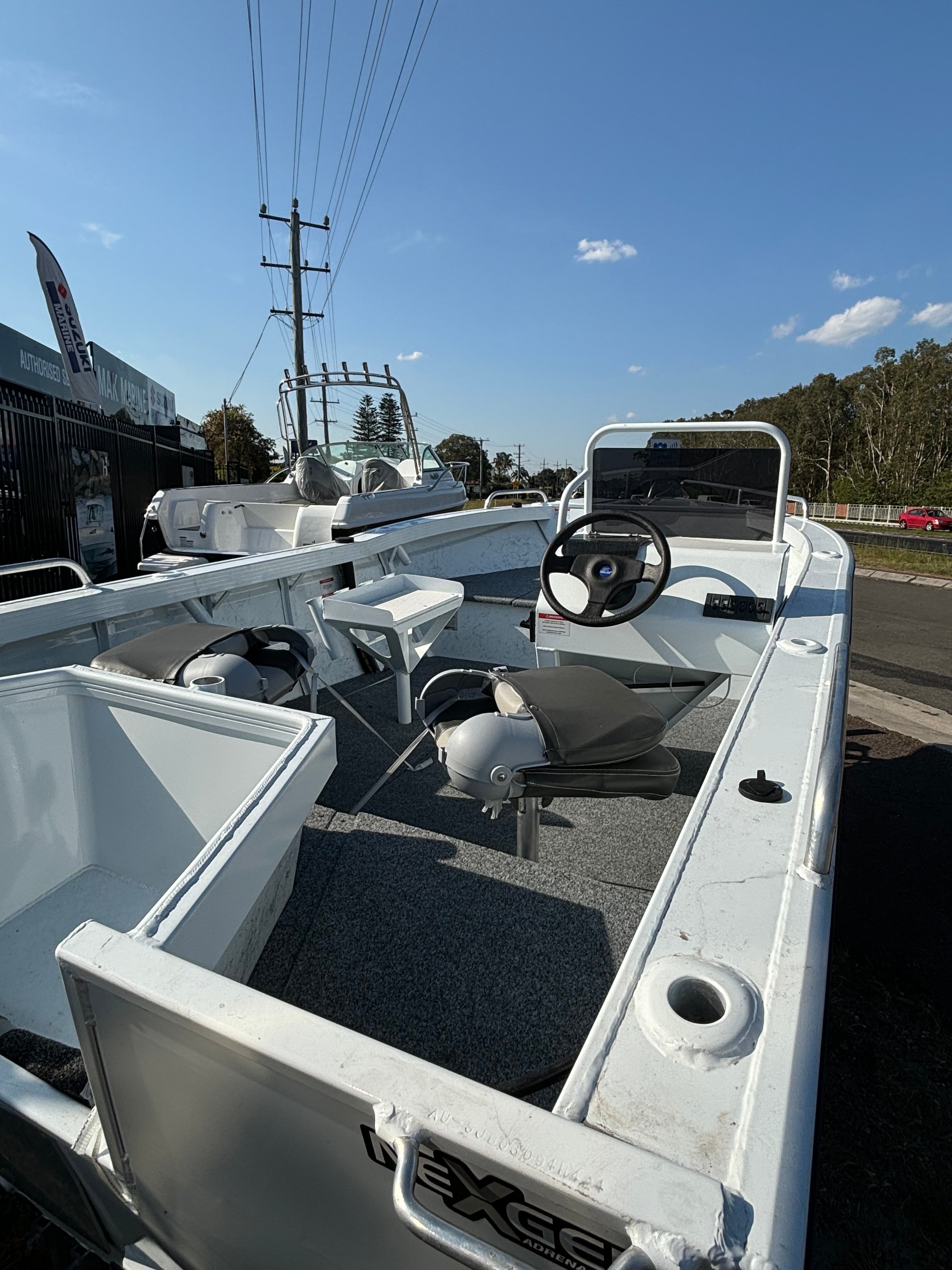 Sea Jay 448 Avenger Sports RS ( Side Console )