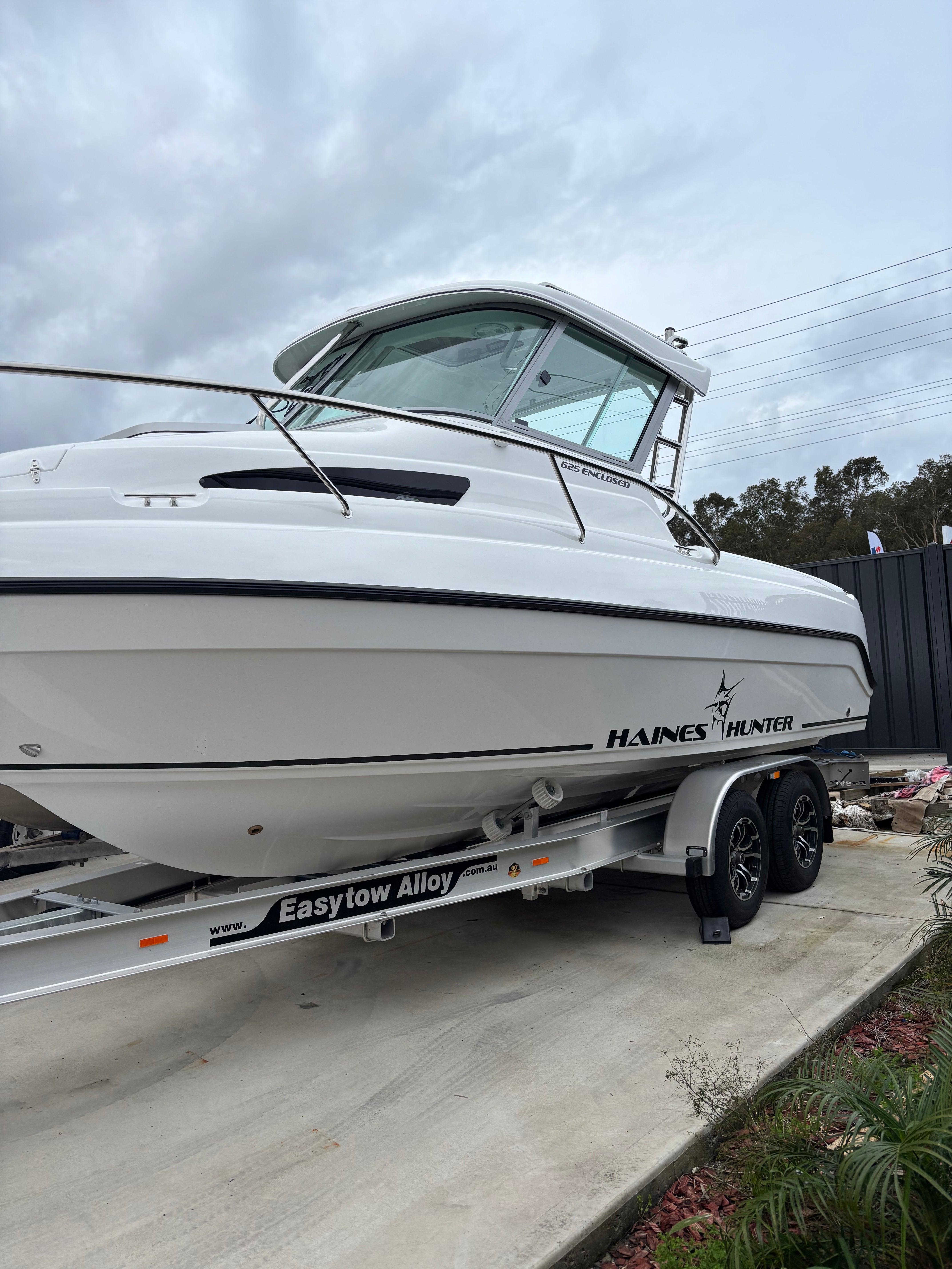 Haines Hunter 625 Enclosed