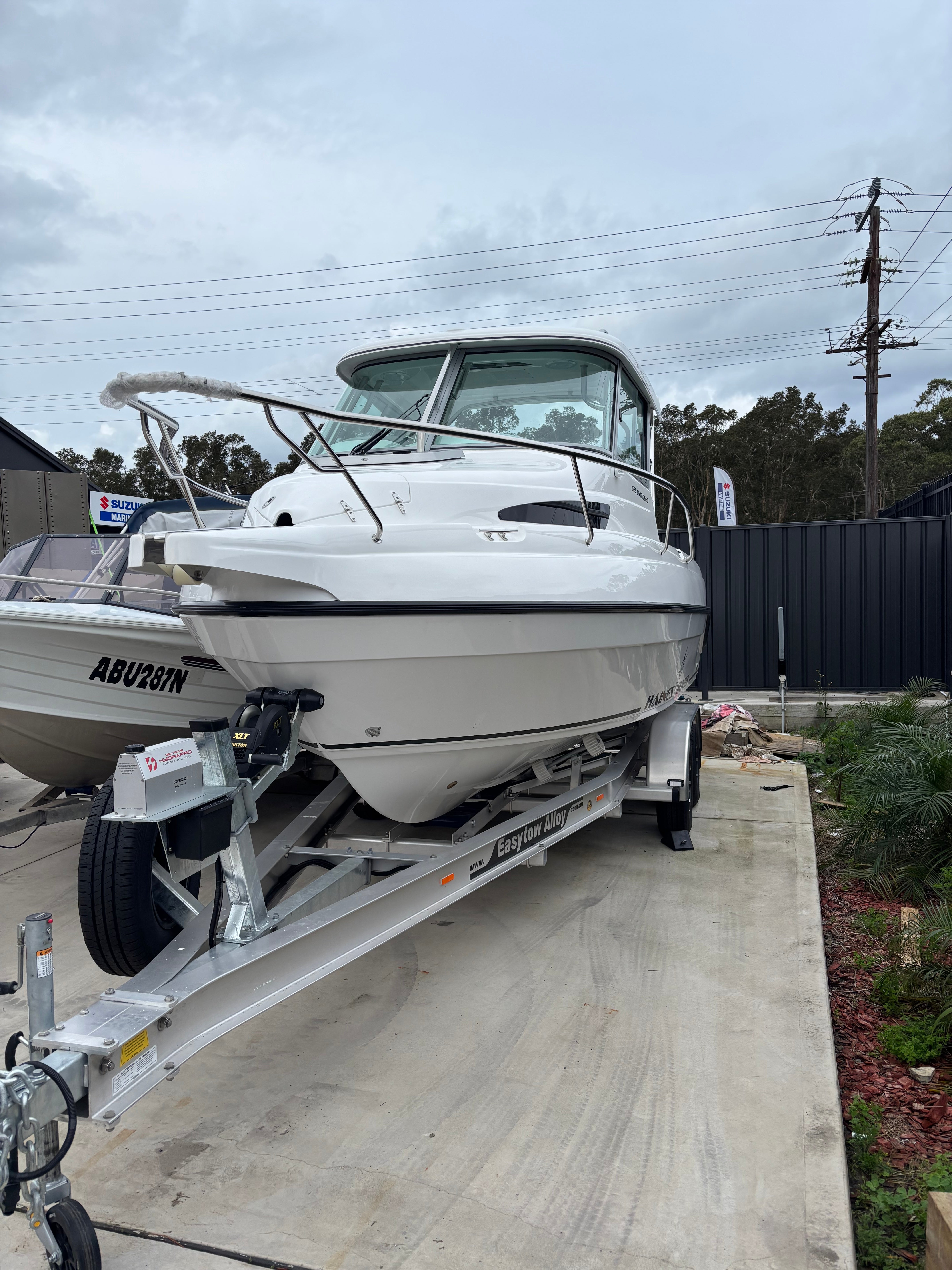 Haines Hunter 625 Enclosed