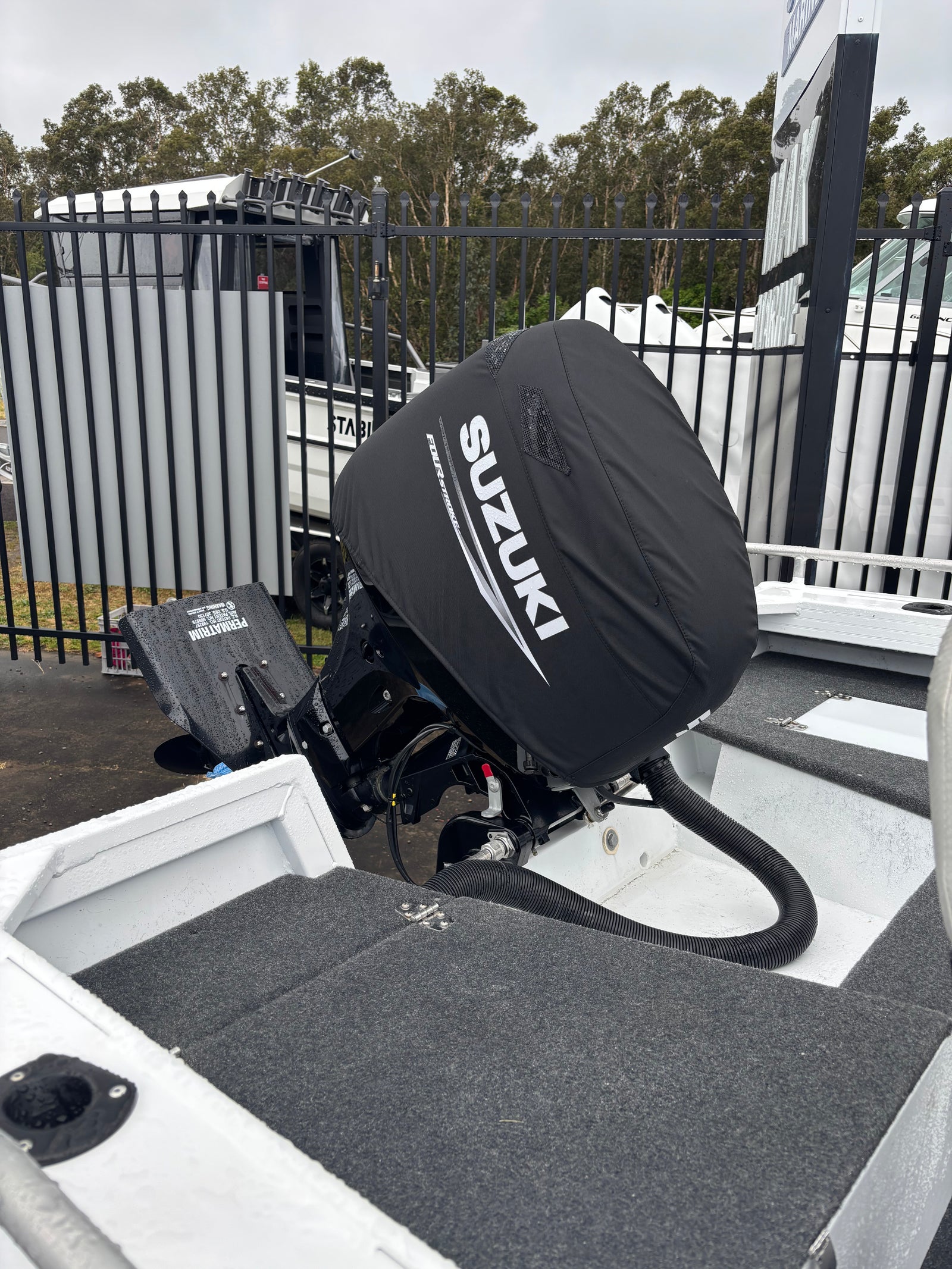 Stacer 429 Outlaw Side Console (2022 Model)