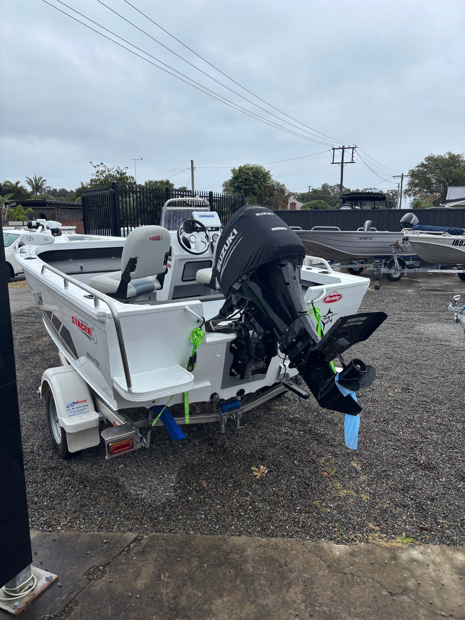 Stacer 429 Outlaw Side Console (2022 Model)