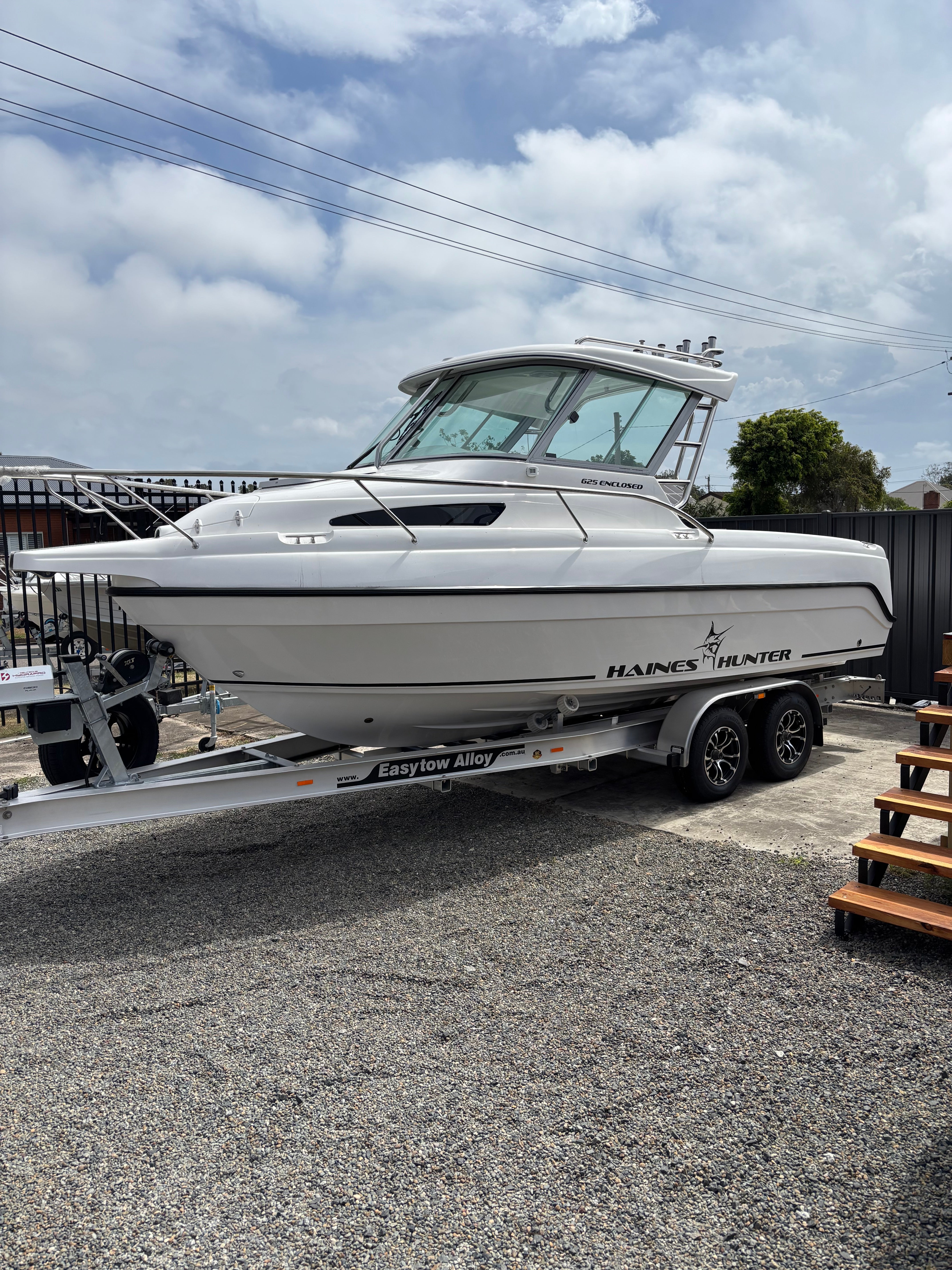 Haines Hunter 625 Enclosed