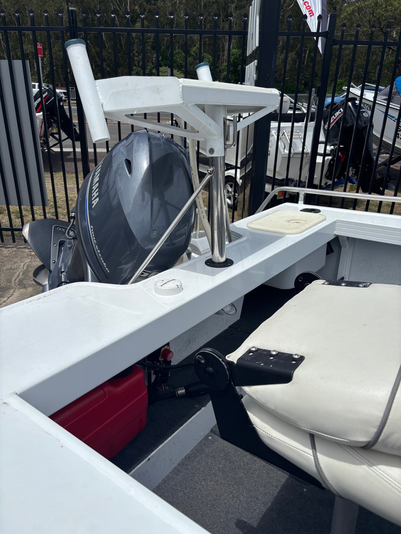 Quintrex 430 Top Ender (2022 Model)