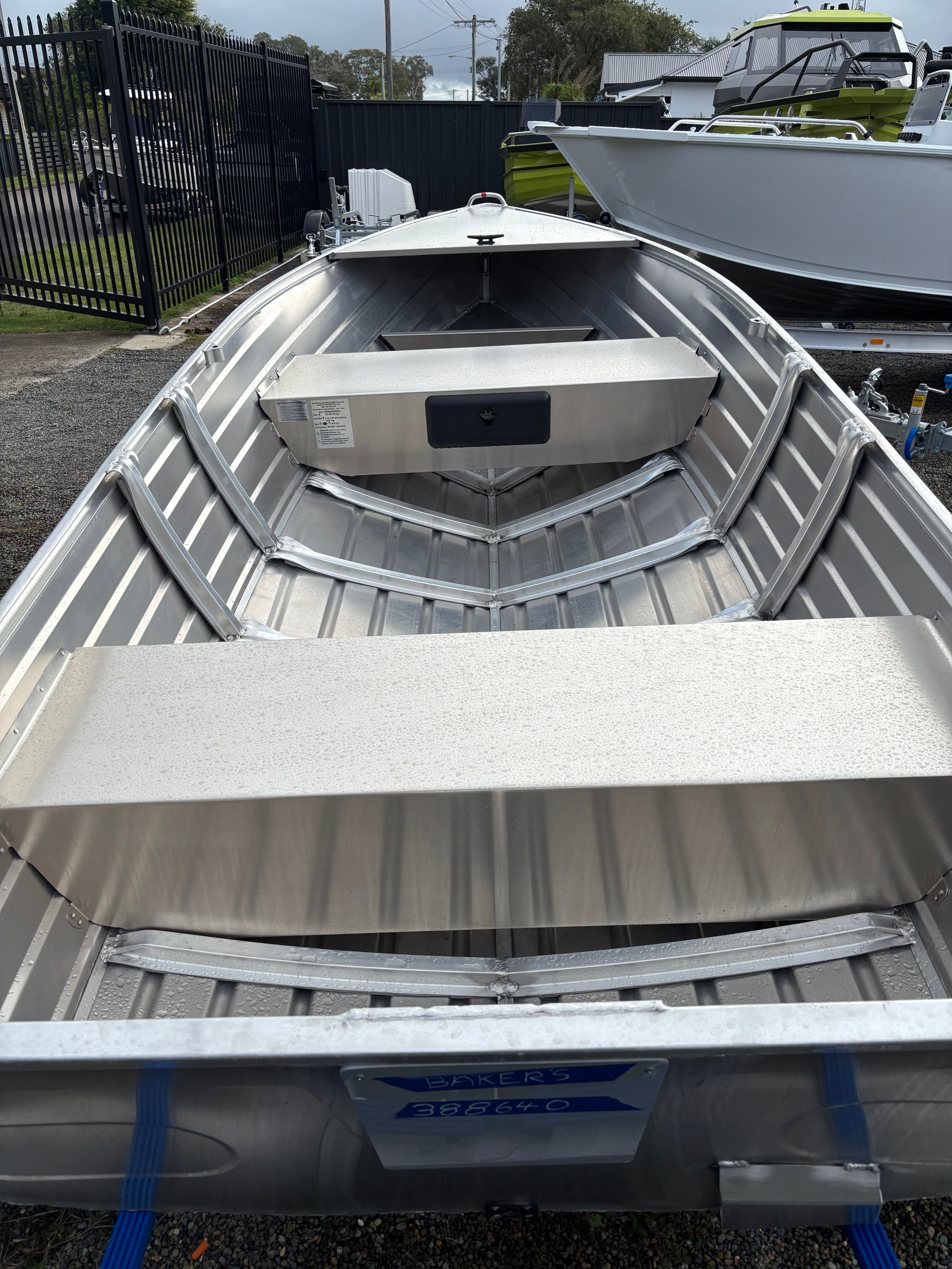 Quintrex 370 Dart
