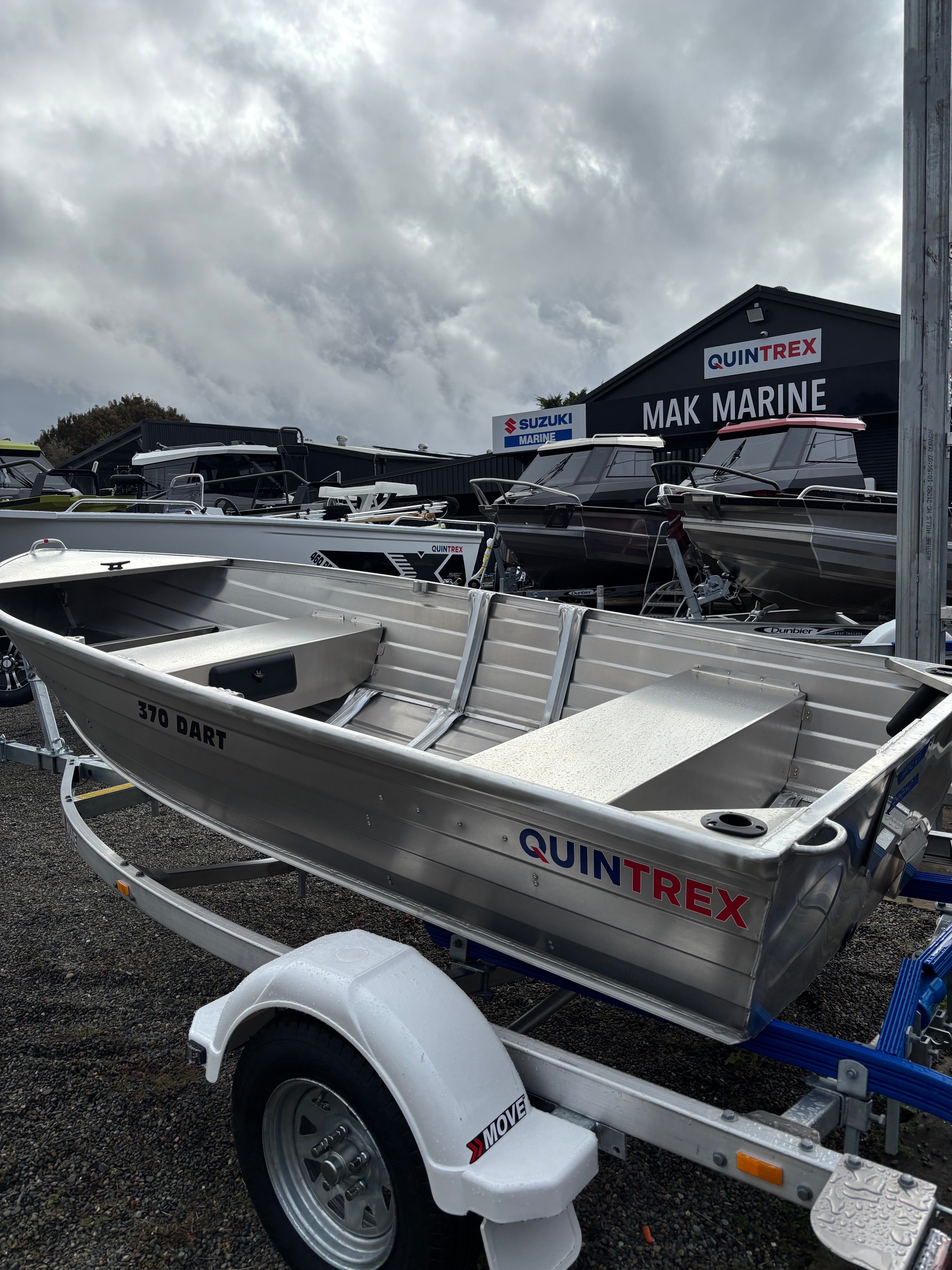Quintrex 370 Dart