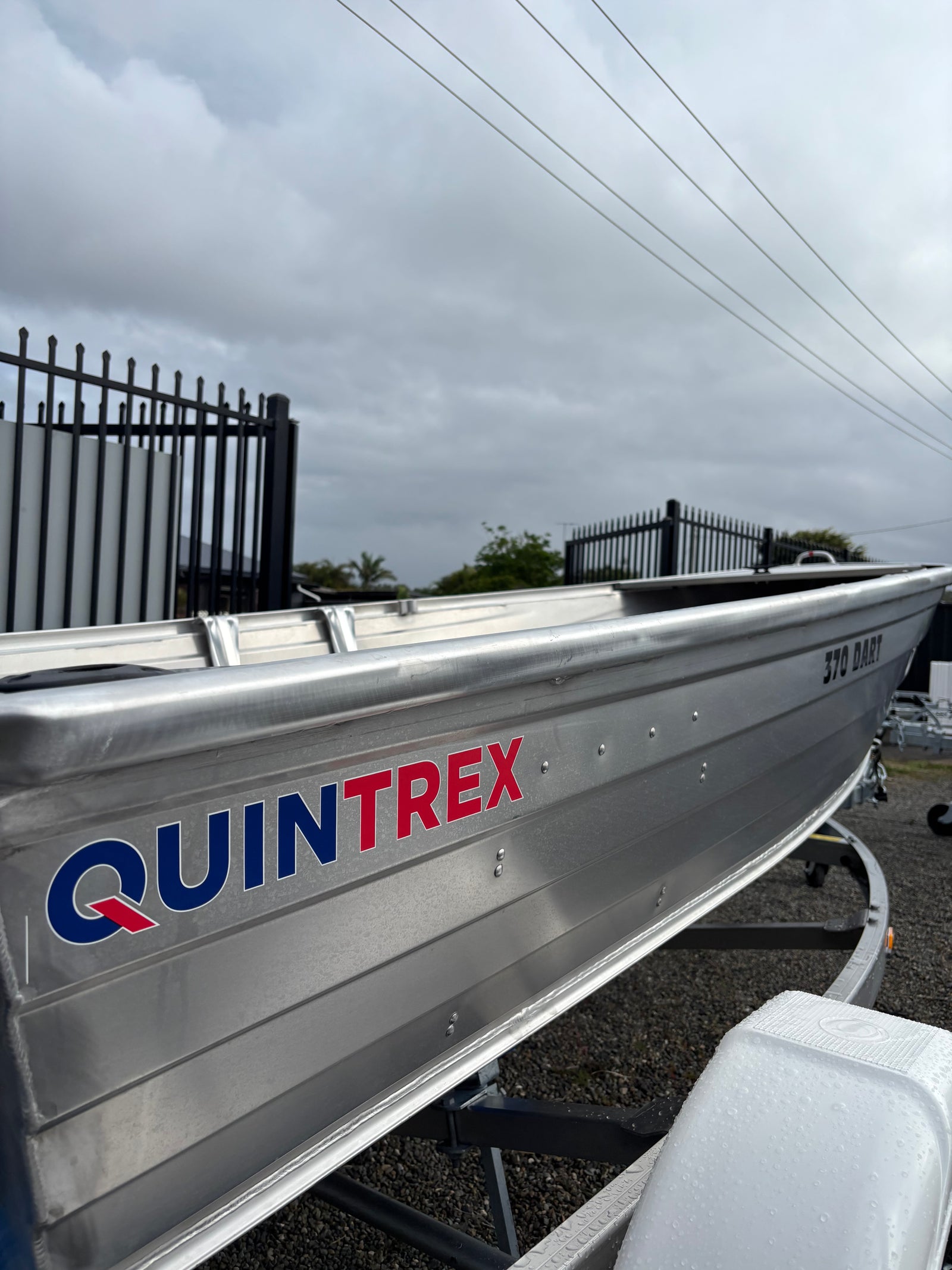 Quintrex 370 Dart
