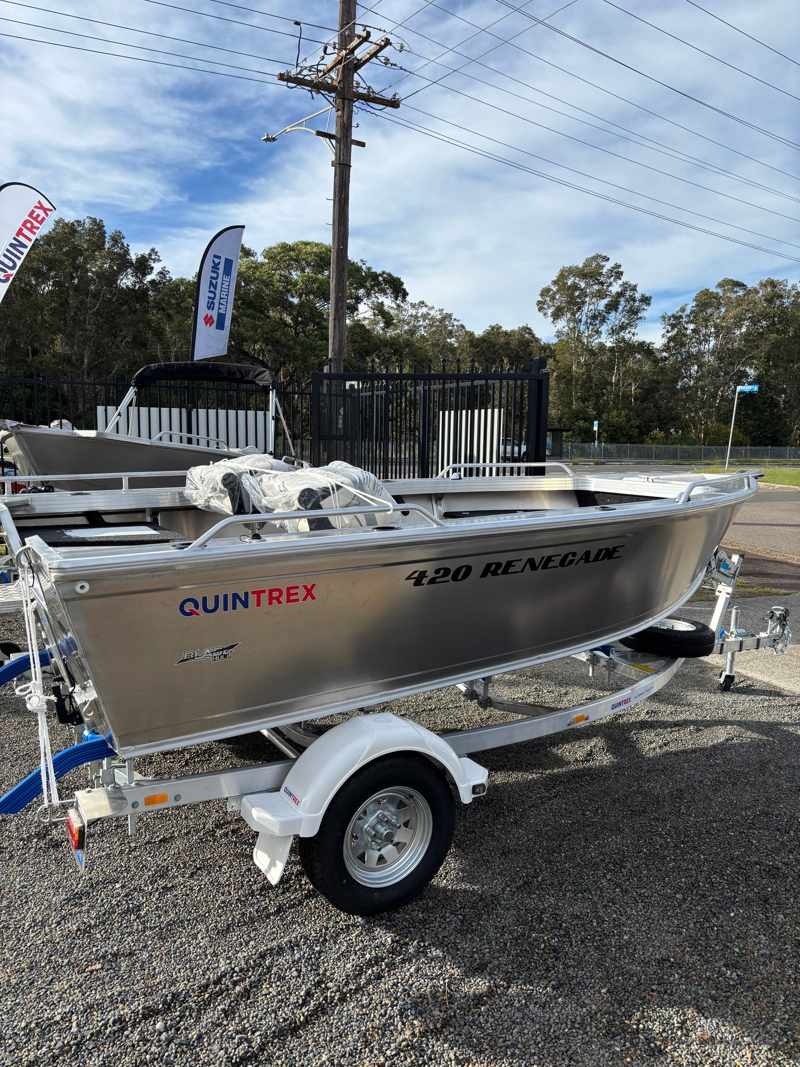 Quintrex 420 Renegade TS