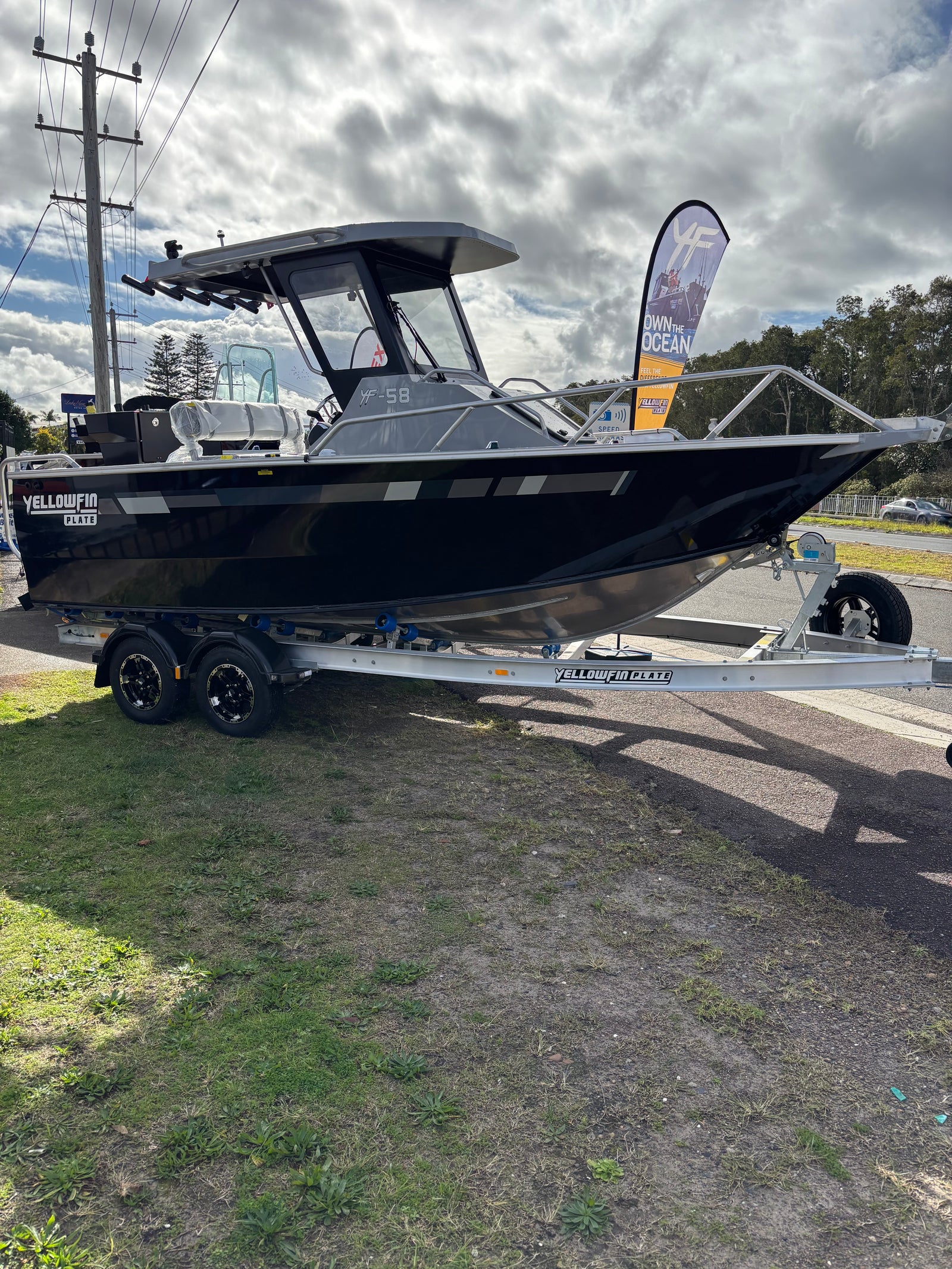 Yellowfin 5800 Centre Cabin