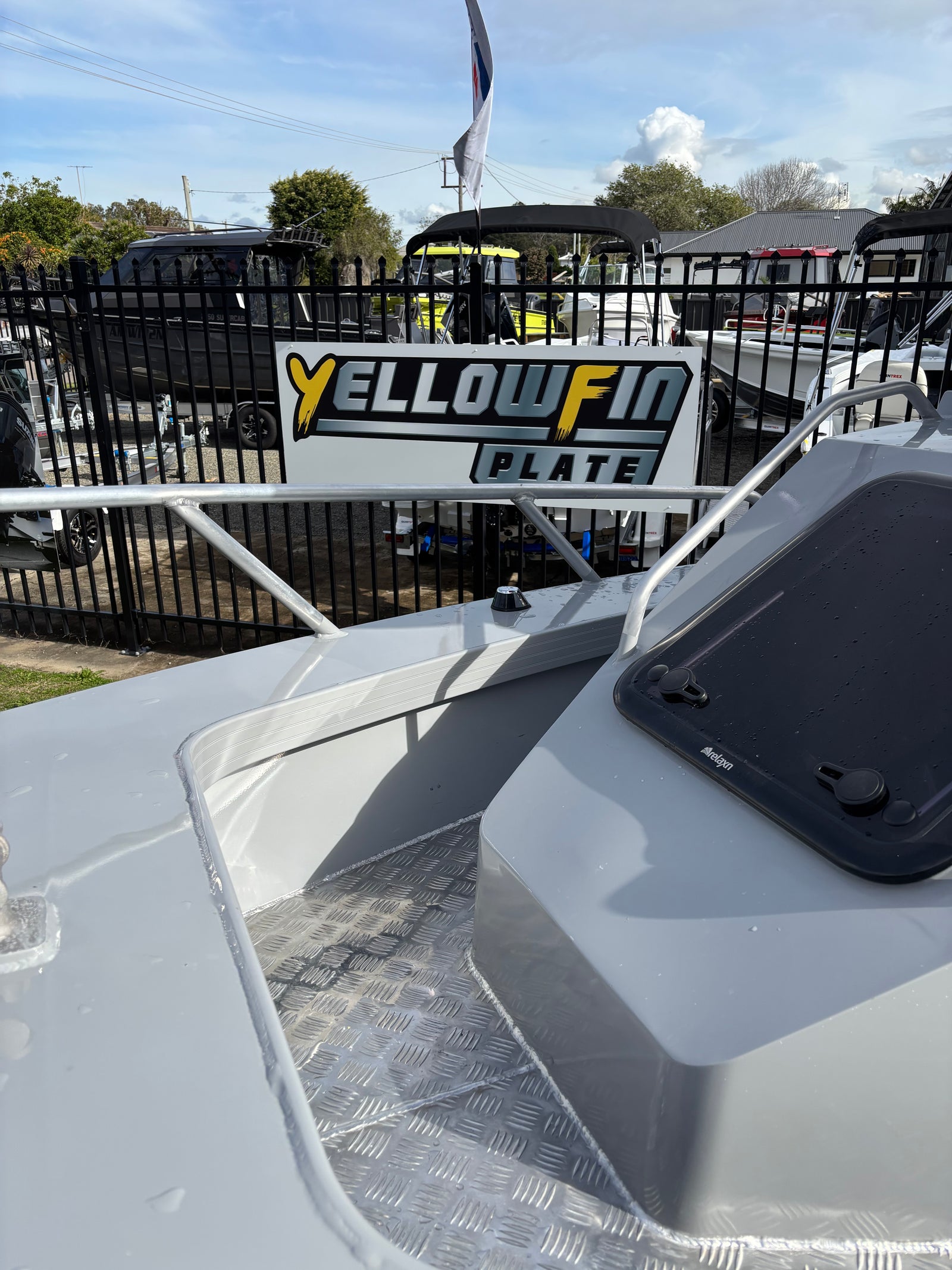 Yellowfin 5800 Centre Cabin