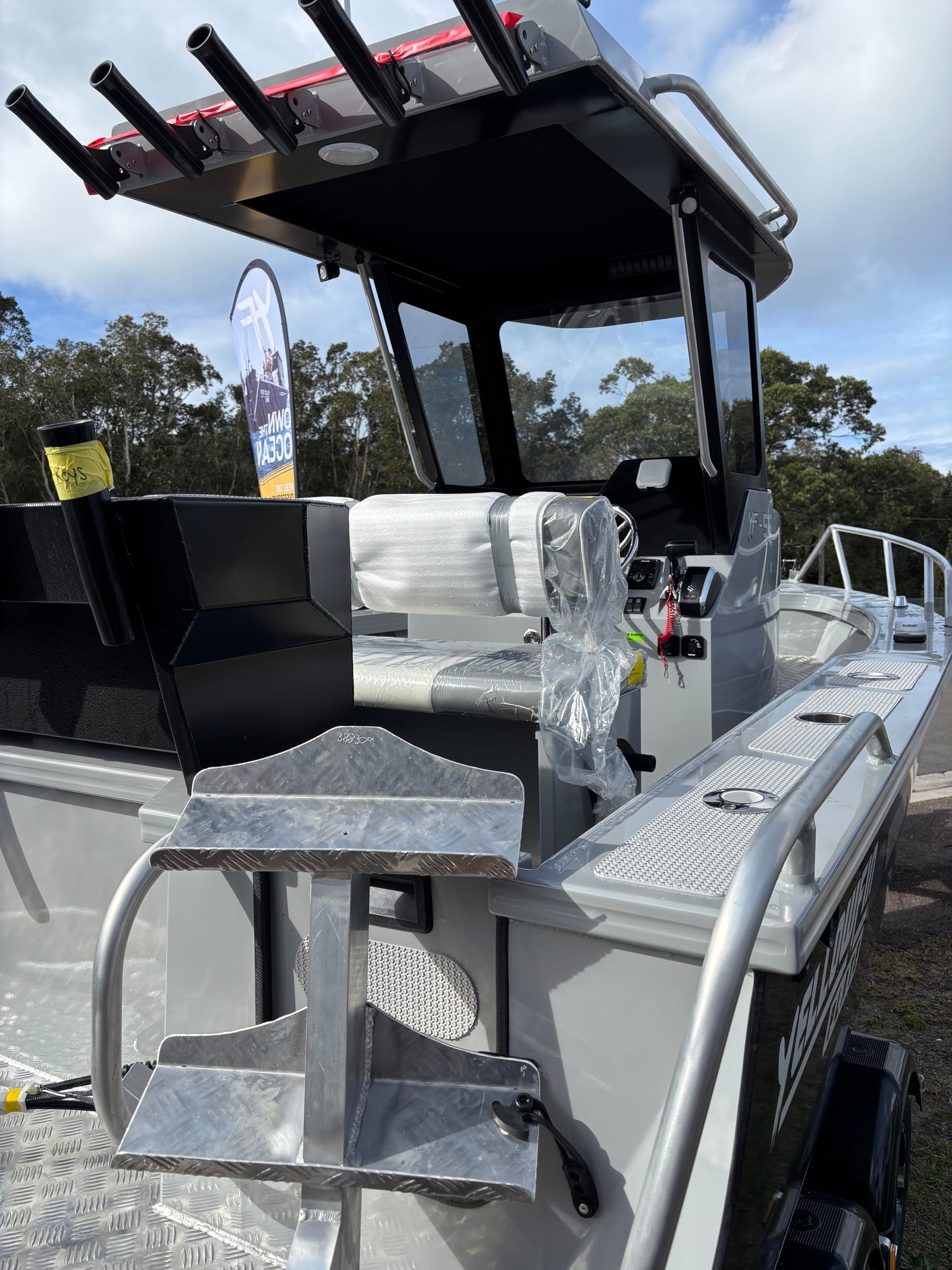 Yellowfin 5800 Centre Cabin