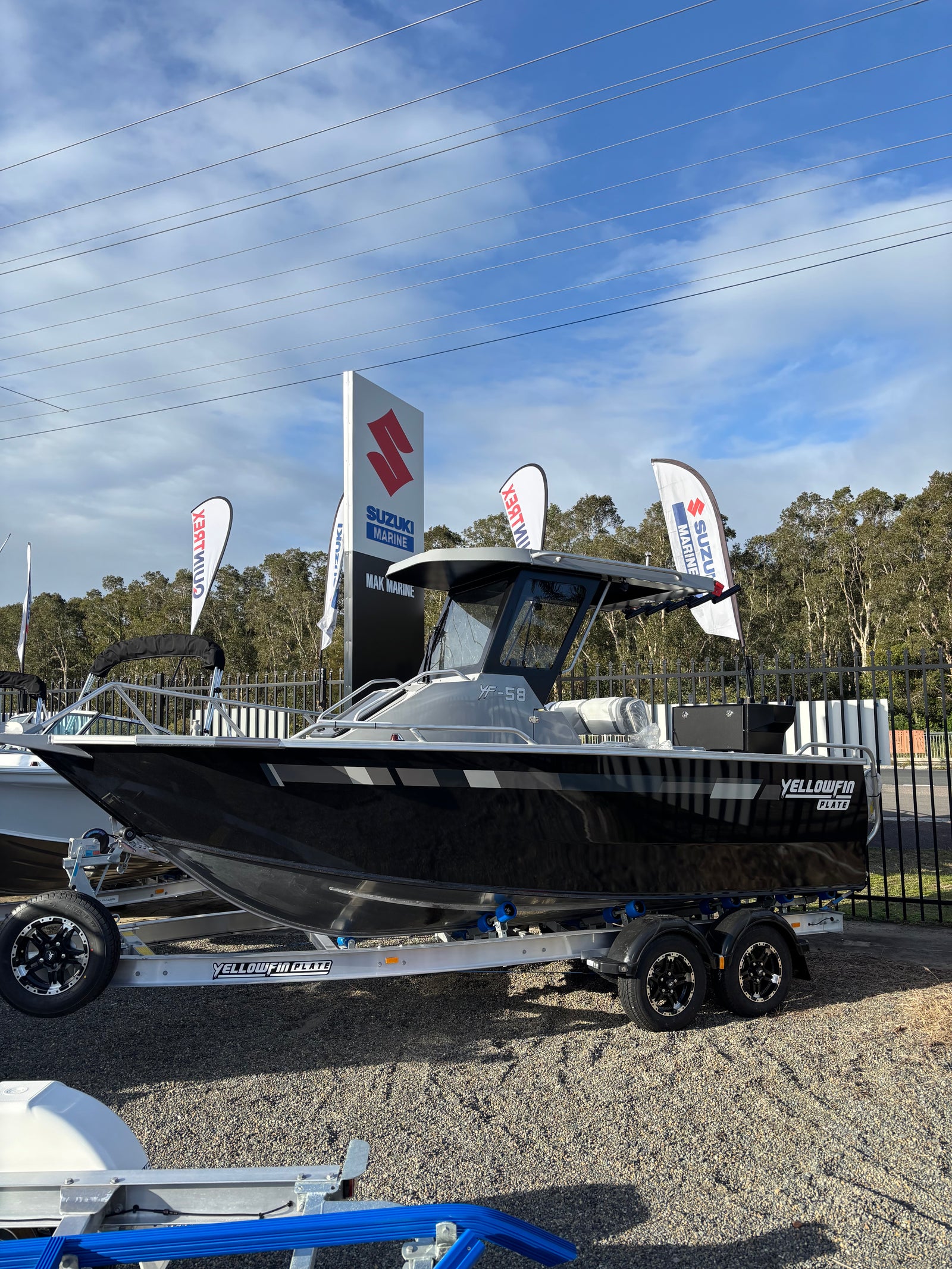 Yellowfin 5800 Centre Cabin