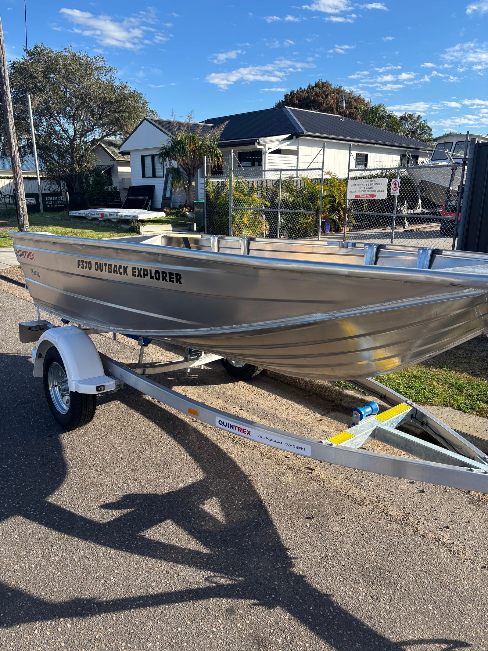 Quintrex F370 Outback Explorer L/S