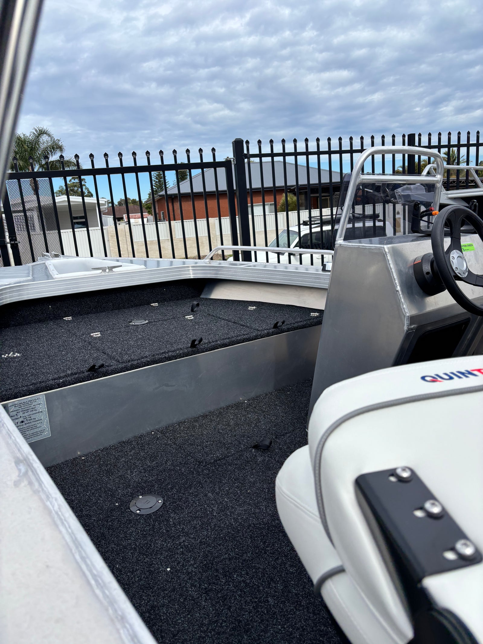 Quintrex 420 Renegade SC