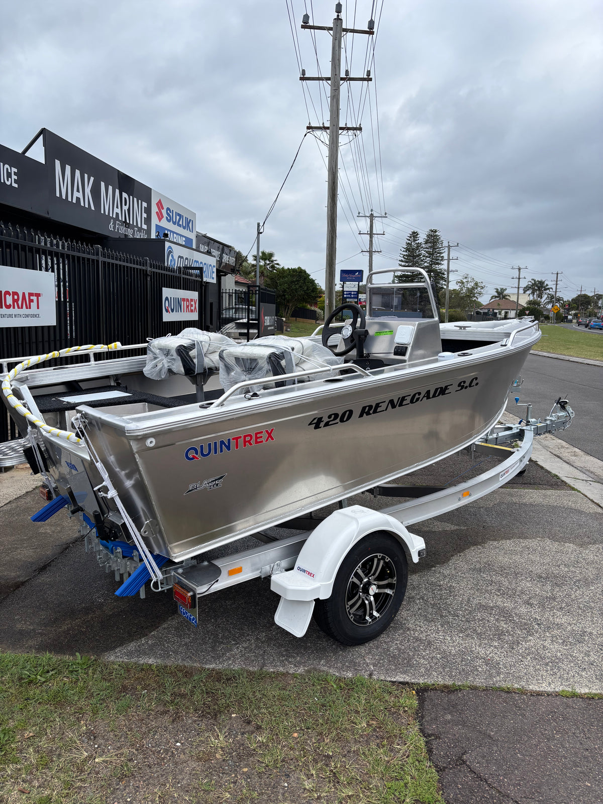 Quintrex 420 Renegade SC
