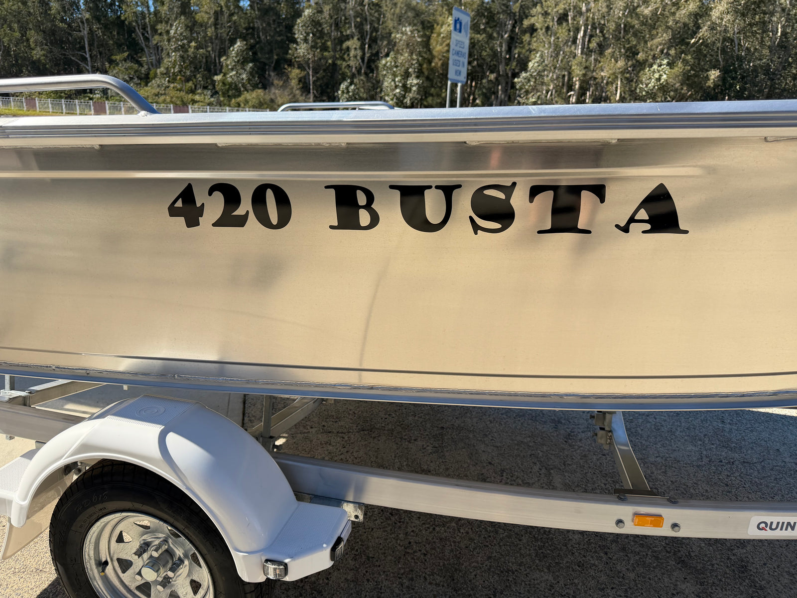 Quintrex 420 Busta