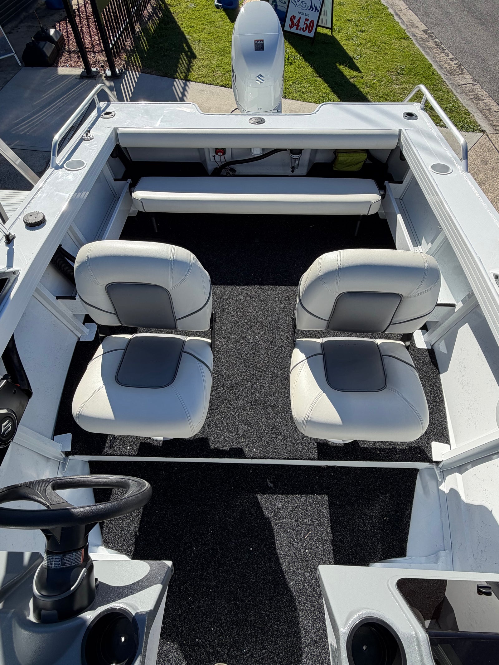 Quintrex 430 Fishabout